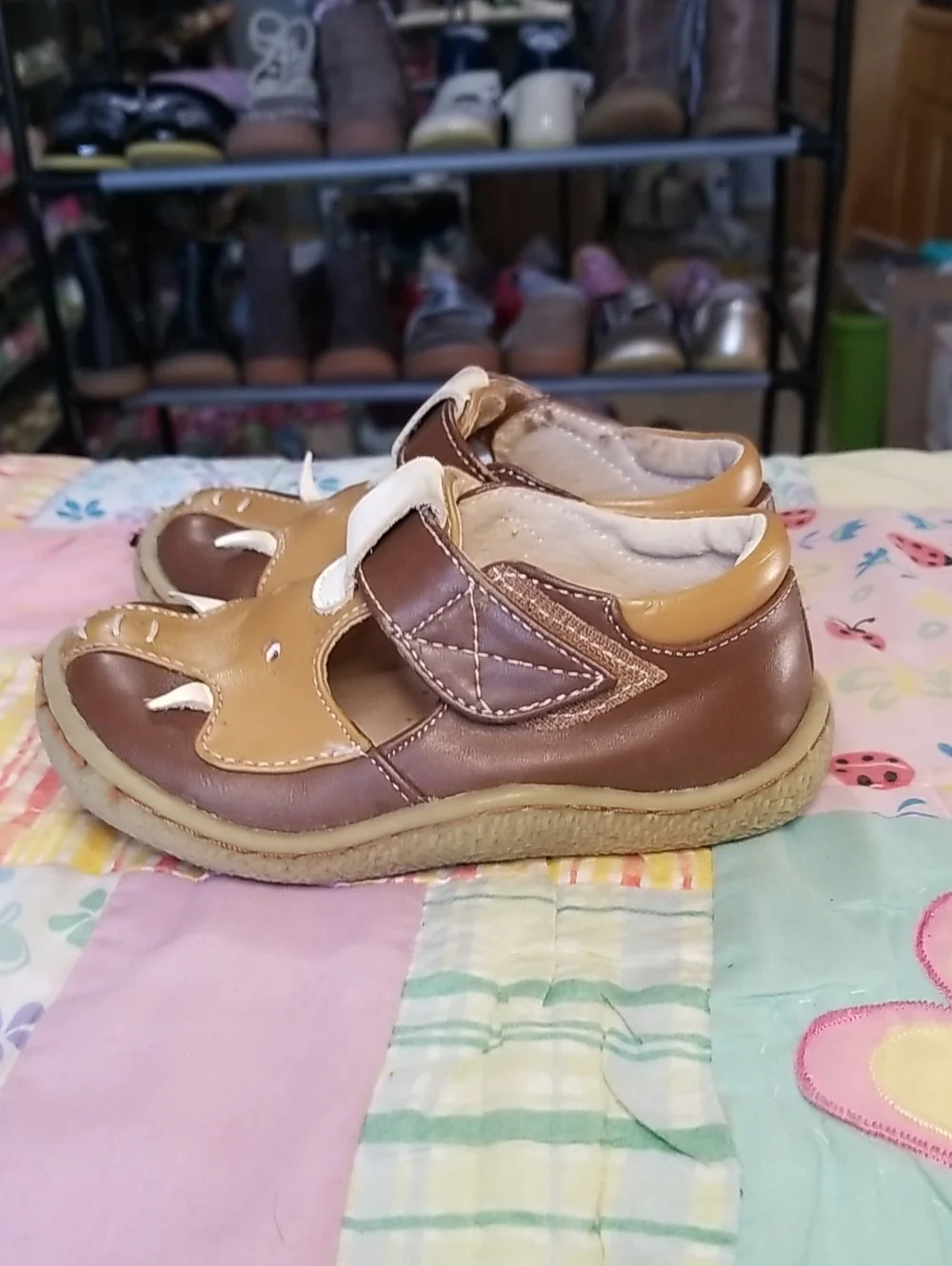 Livie & Luca Brown and Tan Leather Baby Walker Shoes Size 7 Elephants